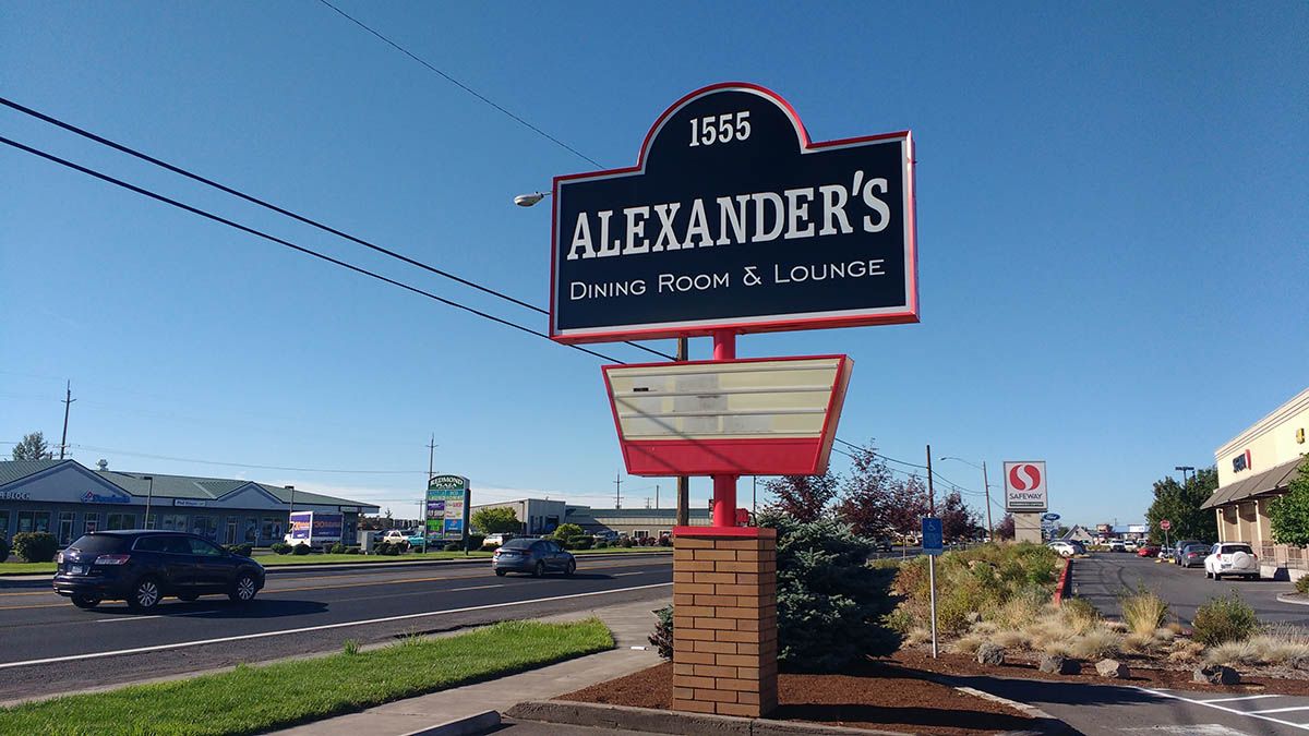 1555 South Highway 97, Redmond, OR 97756
